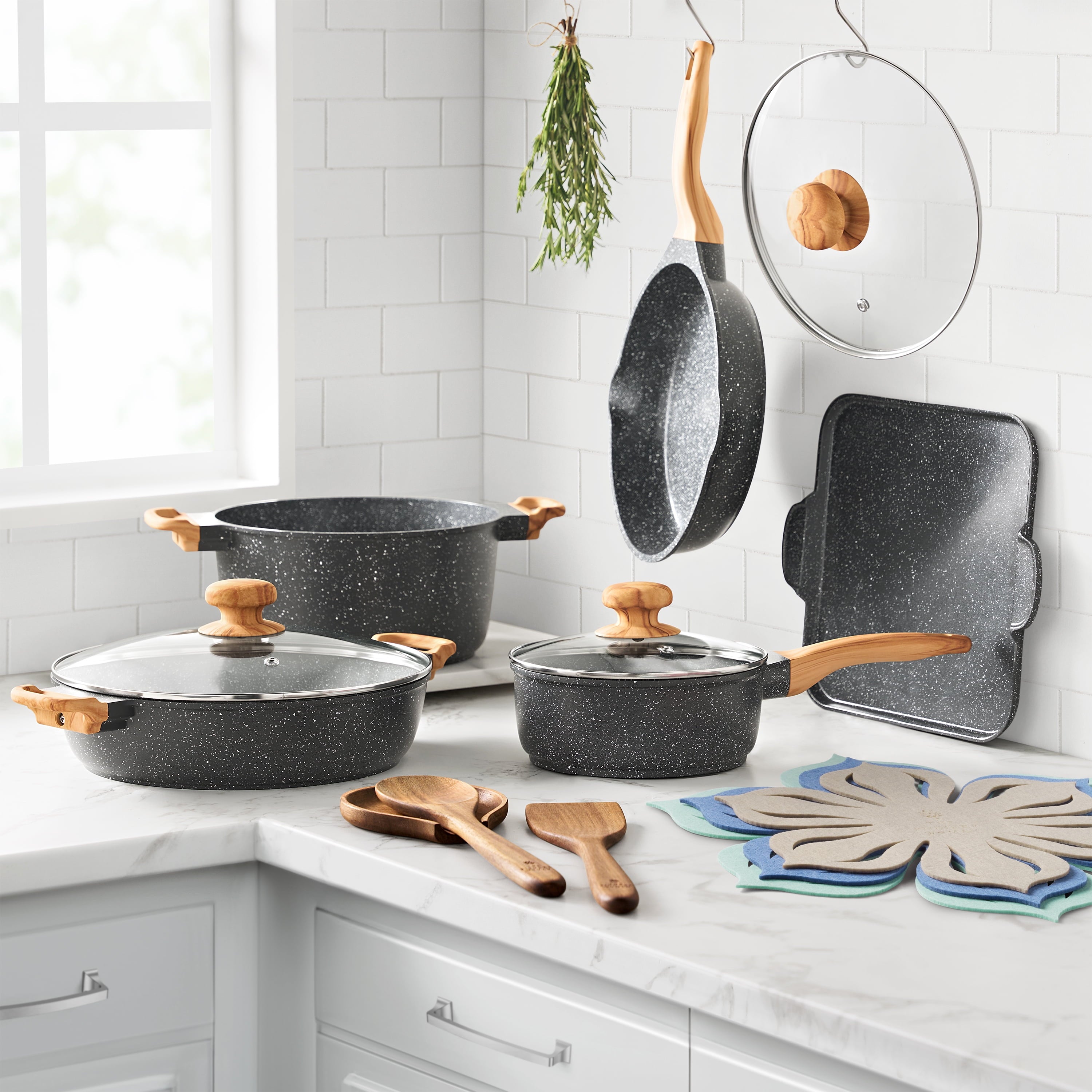PioneerHome™ Prairie Signature 14-Piece Cast Aluminum Cookware Set, Charcoal - PioneerHome™