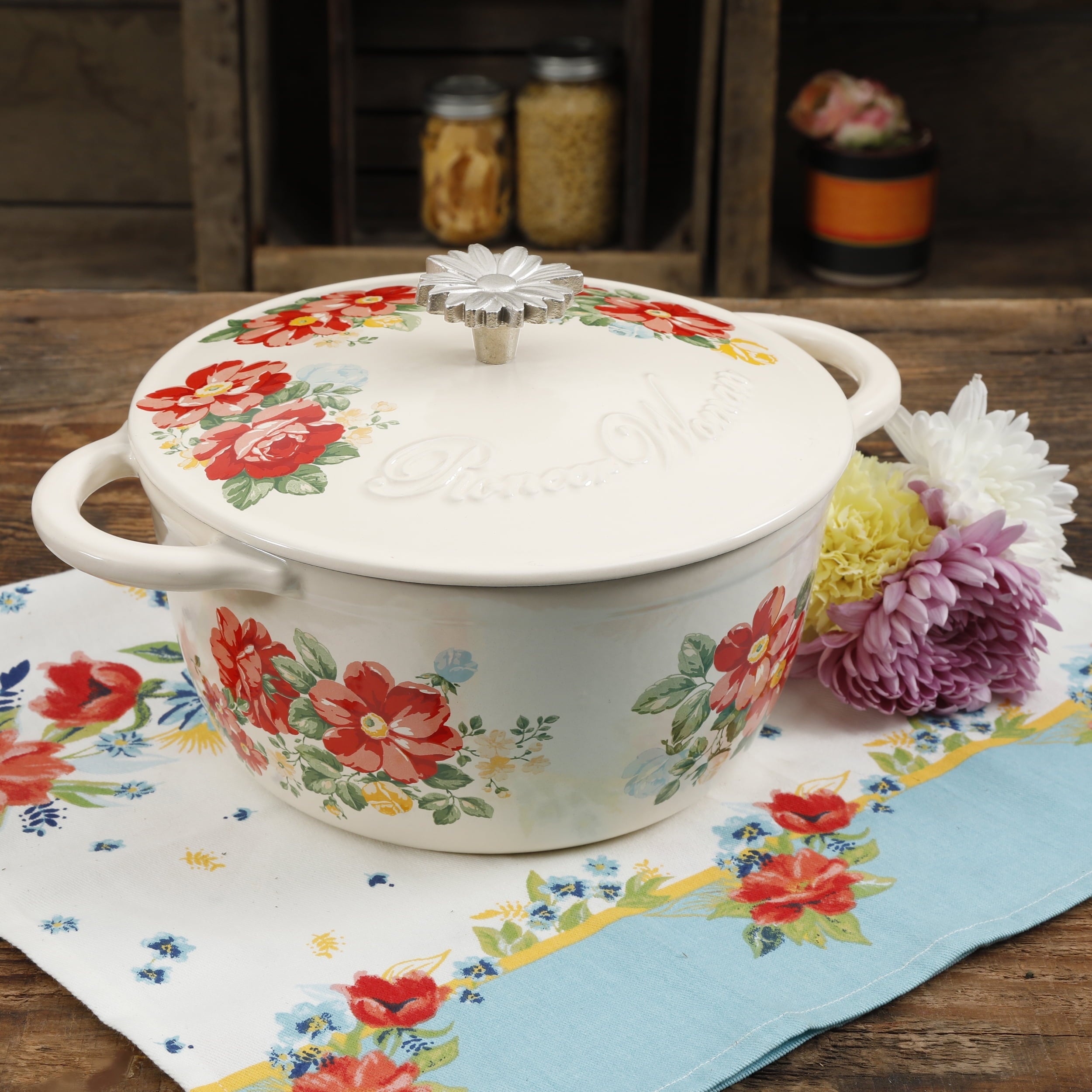 PioneerHome™ Vintage Floral Enameled Cast Iron 3-Quart Dutch Oven - PioneerHome™